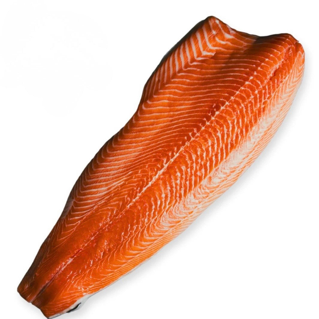 Whole salmon fillet side 1500 g